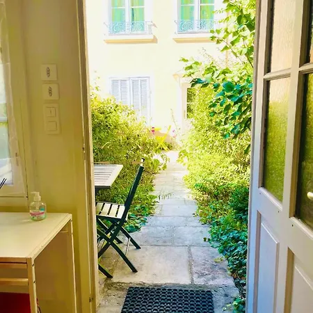 La Petite Maison Dans La Croix Rousse Holiday home Lyon