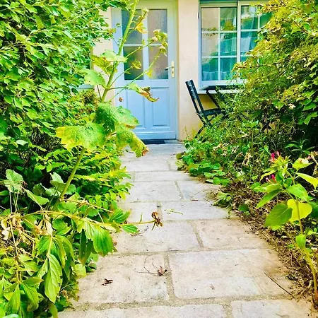 La Petite Maison Dans La Croix Rousse Holiday home *