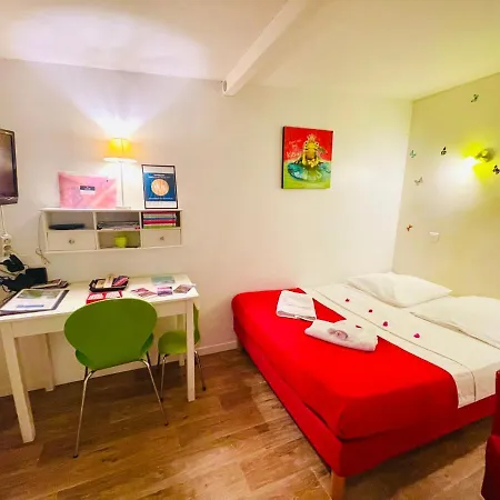 La Petite Maison Dans La Croix Rousse Holiday home *