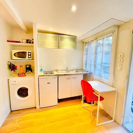 La Petite Maison Dans La Croix Rousse