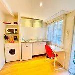 La Petite Maison Dans La Croix Rousse
