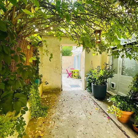 بيت للعطل La Petite Maison Dans La Croix Rousse